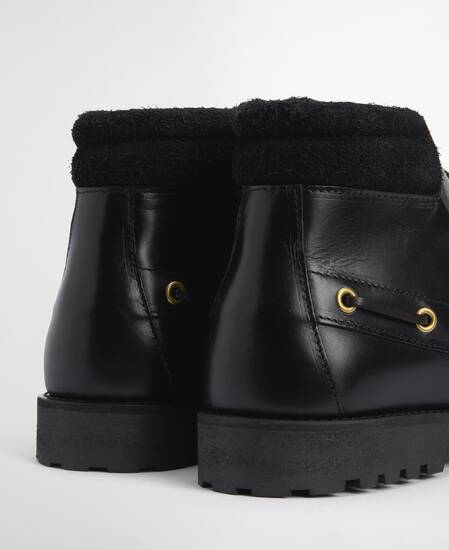 Tiller Moccasin Boots Black